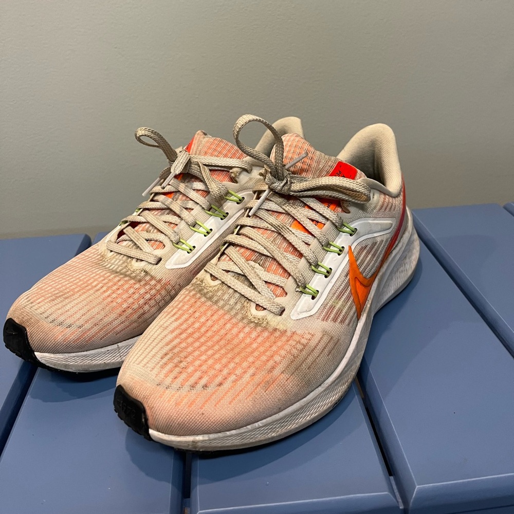 Nike Pegasus 39 Men’s 6 (Women’s 7.5 wide)